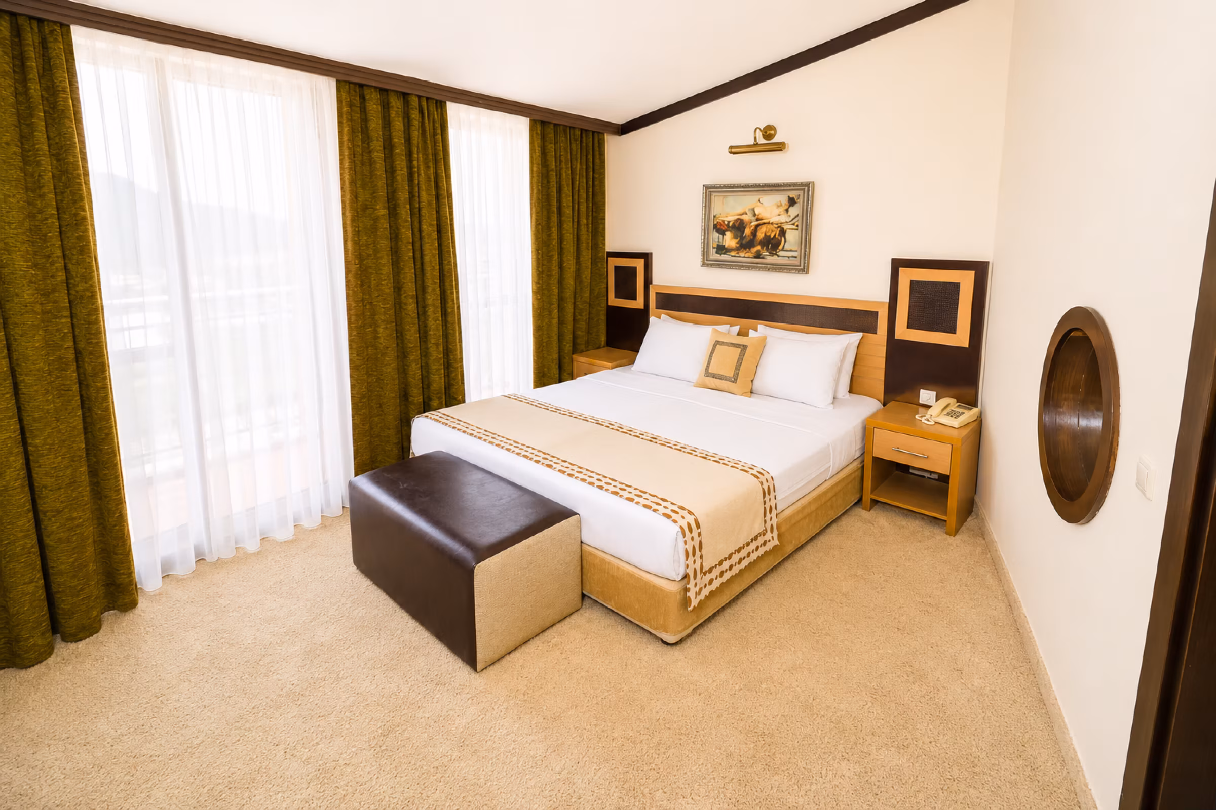 RK Magic Dream Hotel - aile odası çift yatak alanı